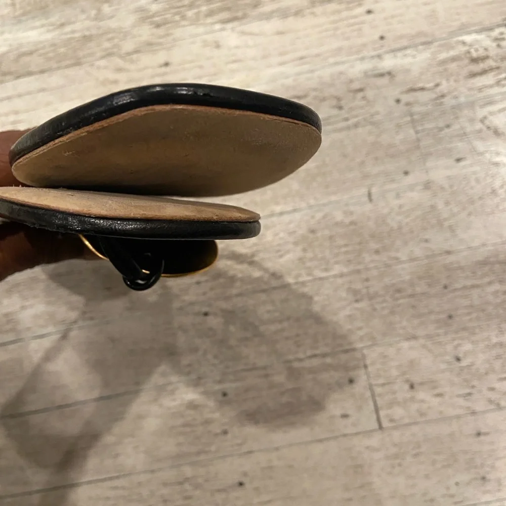 Tory Burch Patos  Black goat Leather Thong Sandals with Gold Disc 10Guc - Picture 8 of 10